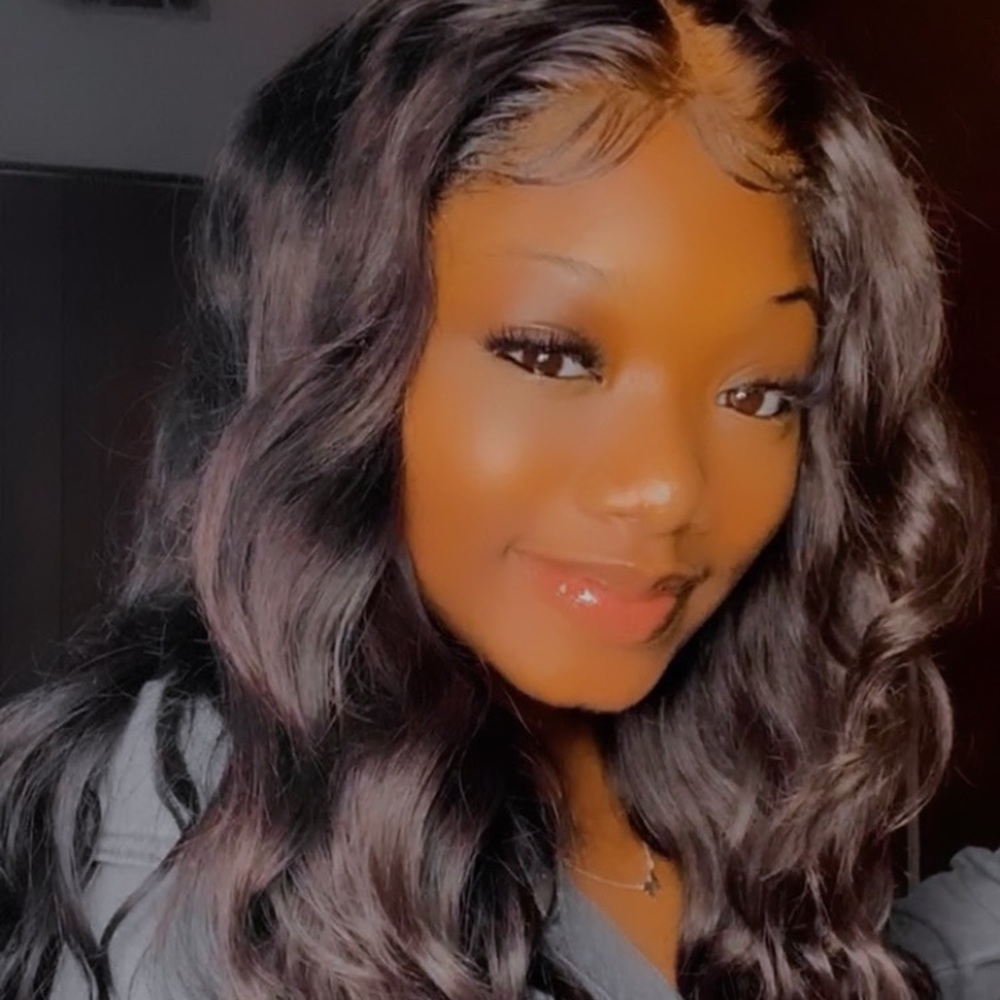 Meet your Posher, Janiaya